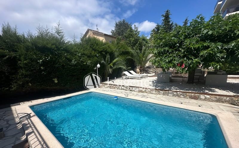 Maison à vendre à Cagnes-sur-Mer