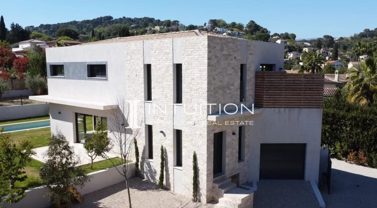 Maison à vendre à Mougins (4 pièces et +)