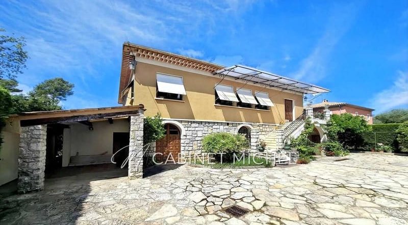 Maison à vendre à Roquefort-les-Pins