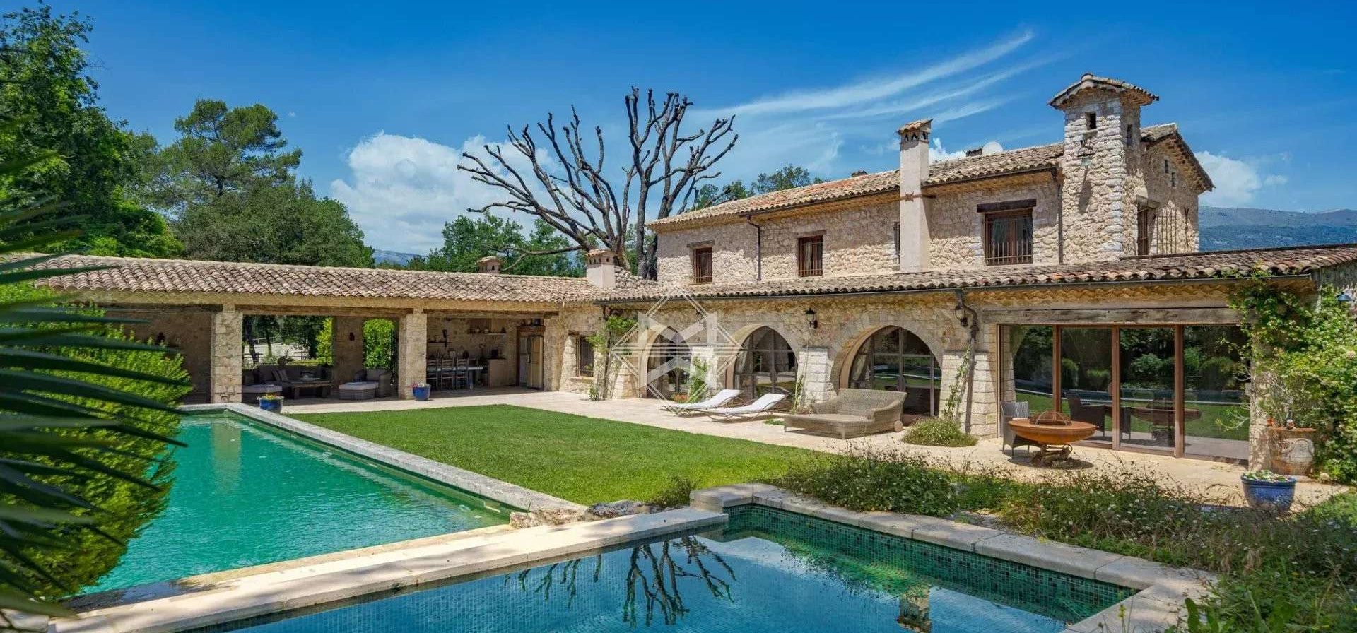 Maison à vendre à Roquefort-les-Pins